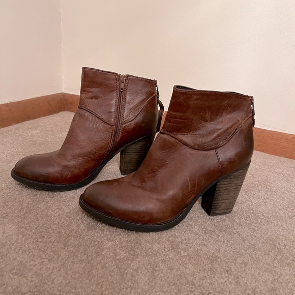 Steve Madden Radioo Leather Bootie - Picture 7 of 7